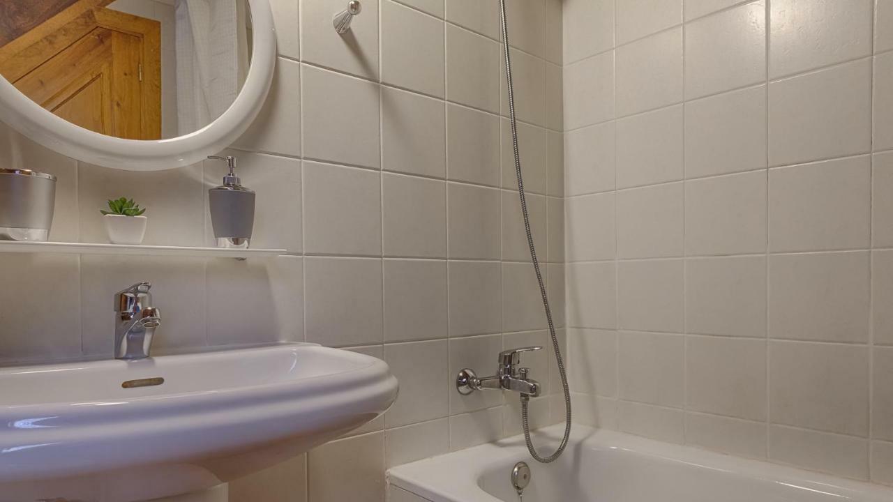 Saplan Real Estate Montlude Apartman Les, Catalonia Kültér fotó