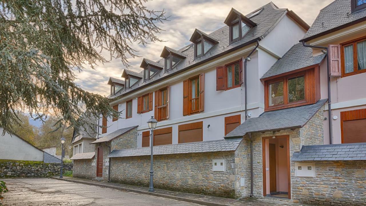 Saplan Real Estate Montlude Apartman Les, Catalonia Kültér fotó